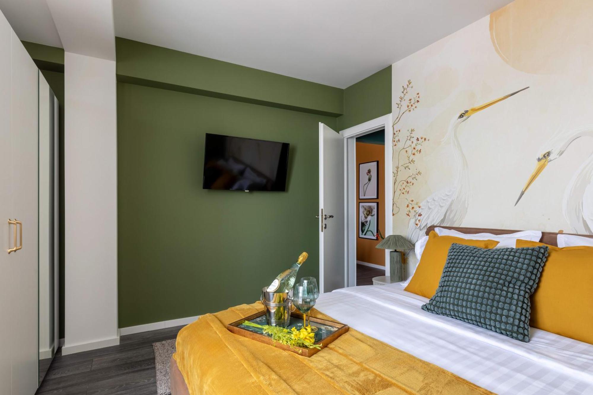 Holt - Lucky Cranes Appartement Boekarest Buitenkant foto